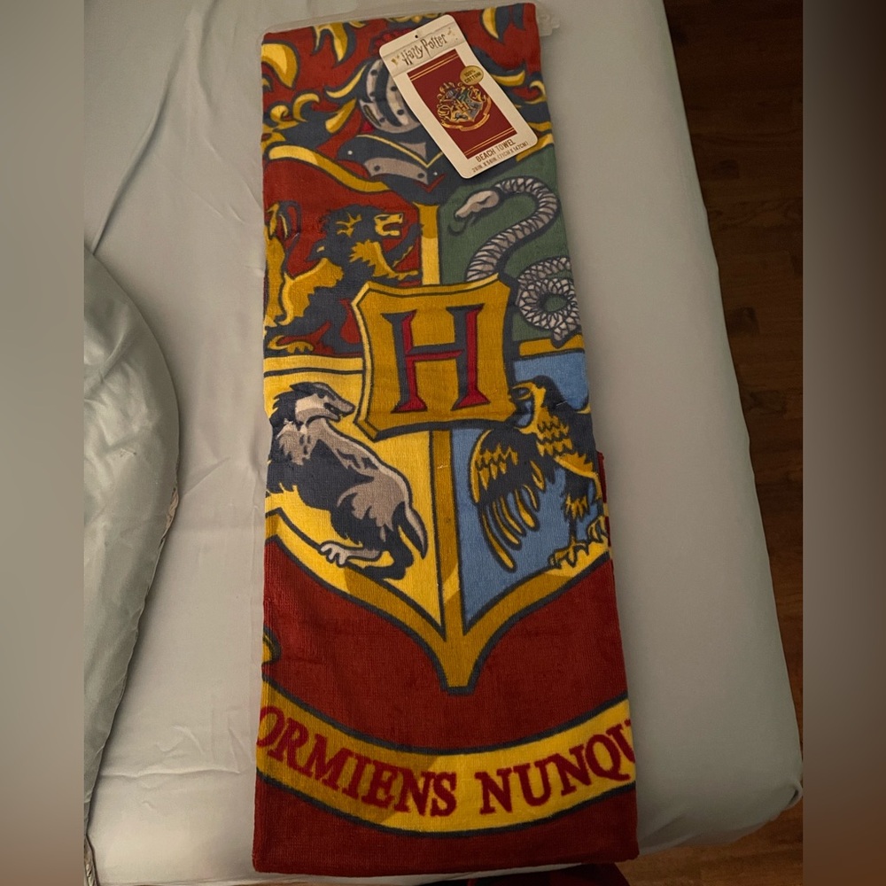 Harry Potter Hogwarts beach towel, red, new with tags